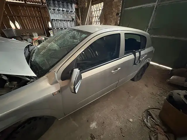 Opel Astra view 11