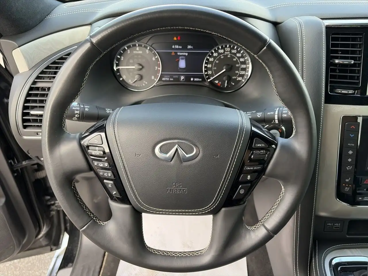 Infiniti QX80 fotografie Infiniti QX80