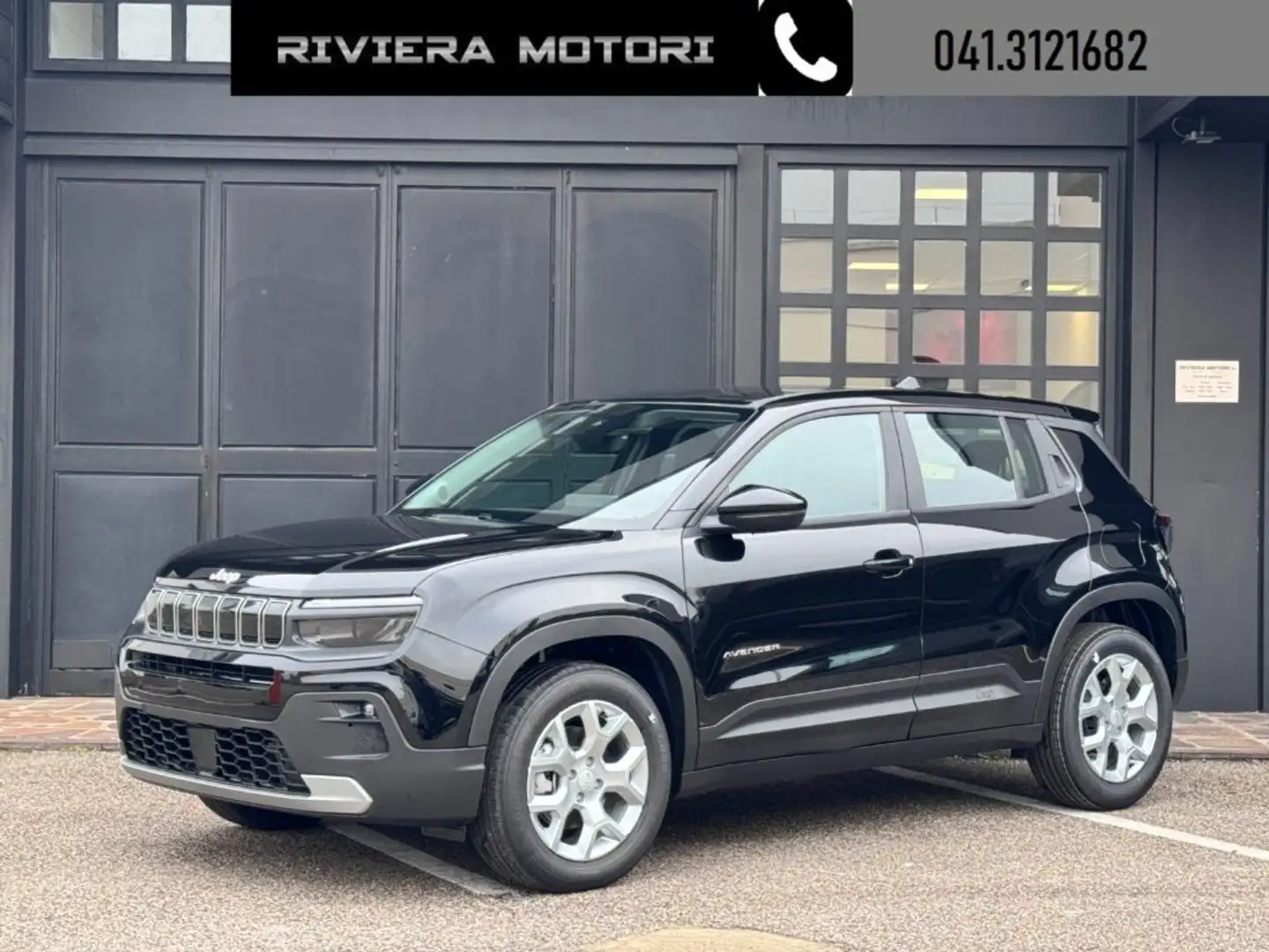 Jeep Avenger 1.2 Turbo 110 CV MHEV Altitude Zwart - 1
