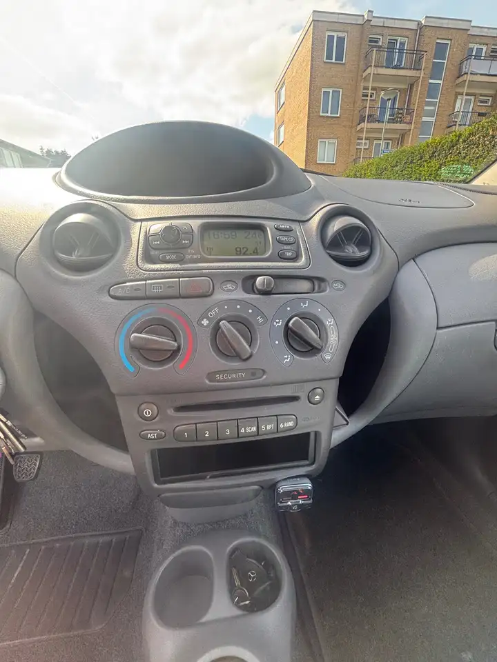 Toyota Yaris 1.0-16V VVT-i Luna, foto 8