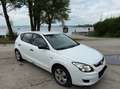 Hyundai i30 i30cw 1.6 CRDi KLIMA FAHRBEREIT Weiß - thumbnail 1