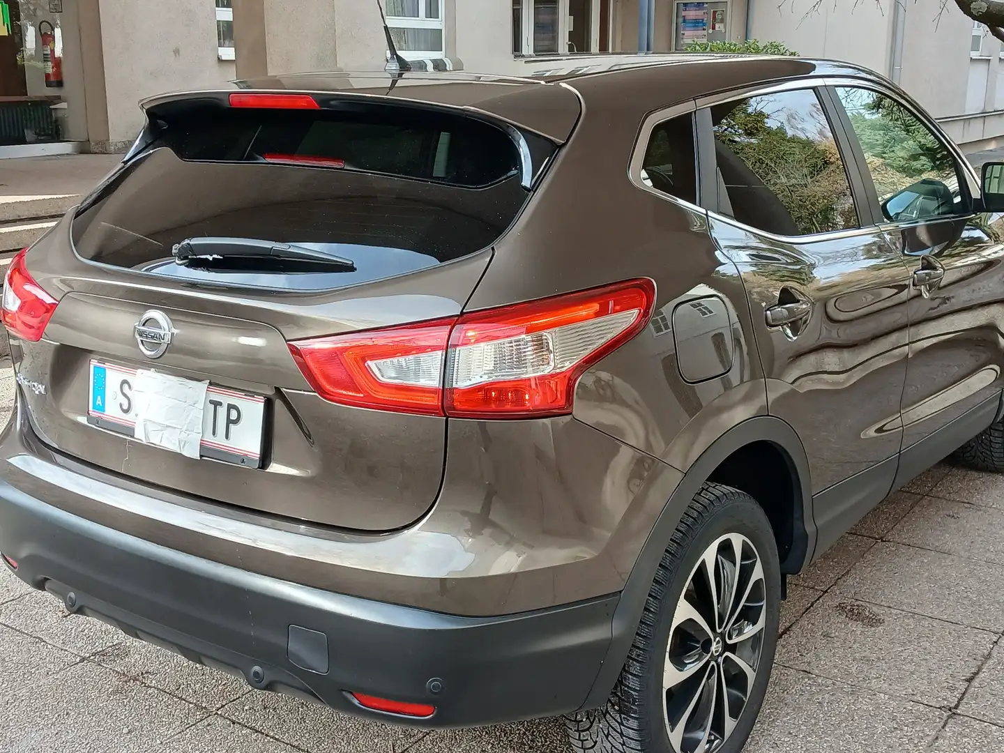 Nissan Qashqai NISSAN - N - Connecta - 1.6 dCi ALL-Mode 4 x 4 Grau - 1