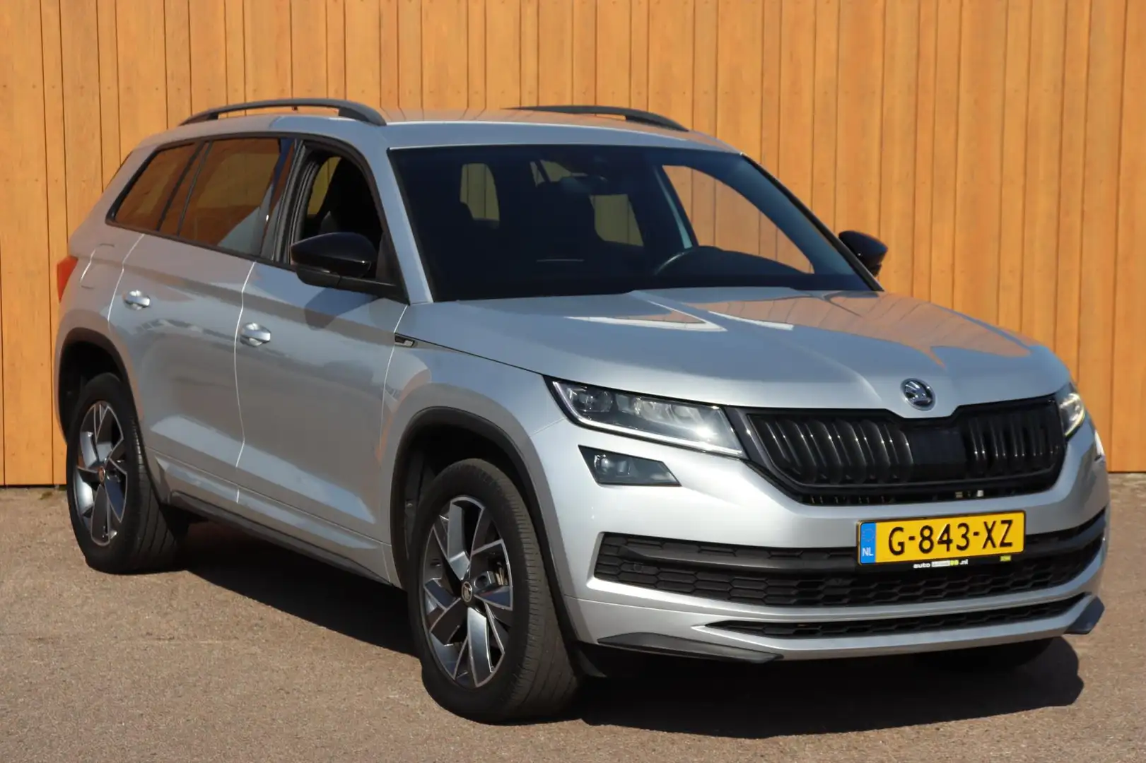 Skoda Kodiaq 1.5 TSI Sportline Business org. NL el.klep stoelve Grijs - 2