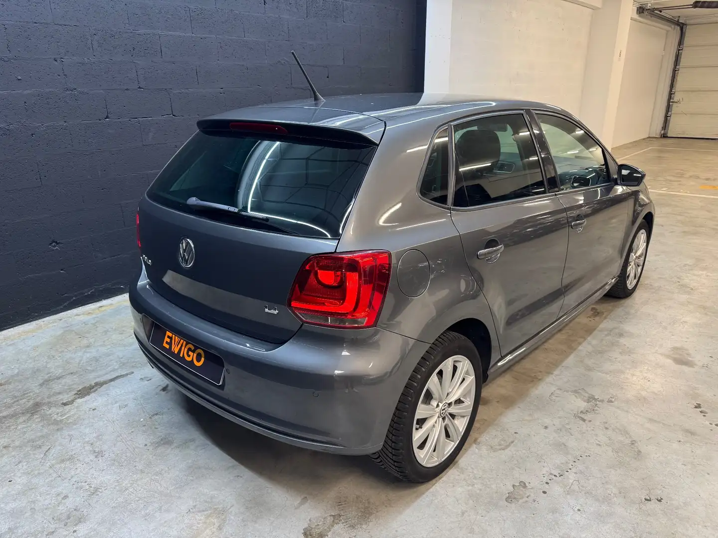Volkswagen Polo 1.4 85 CONFORT LINE - 2