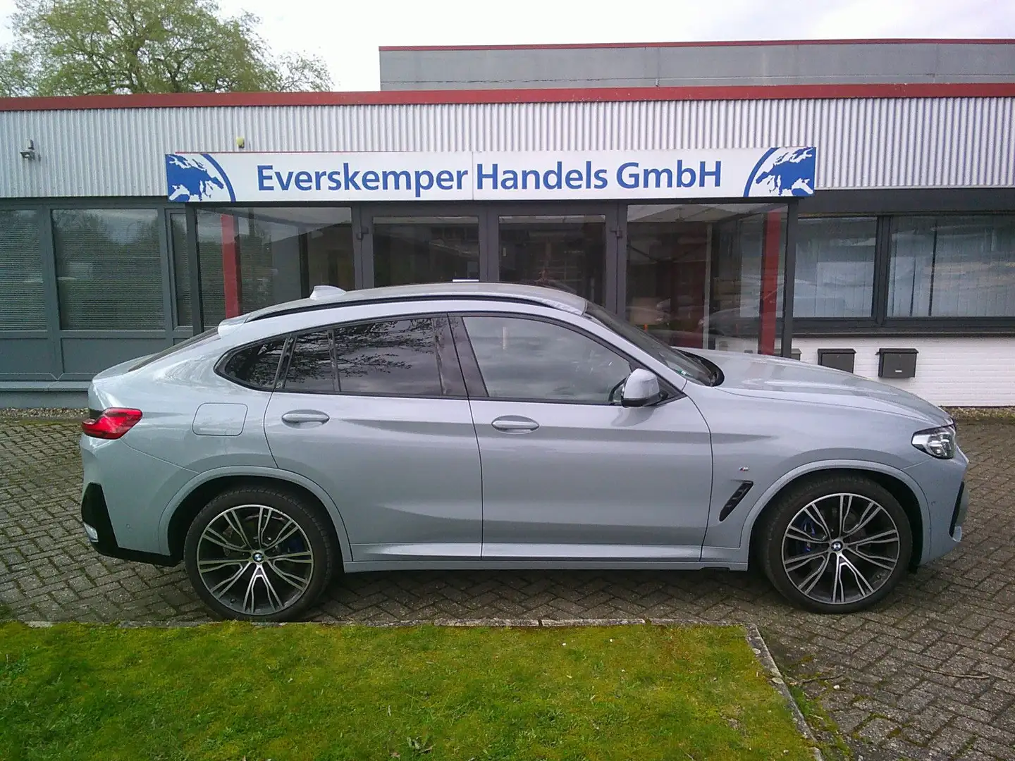 BMW X4 xDrive 30 d M Sport Indivduell 21 Zoll Grijs - 2