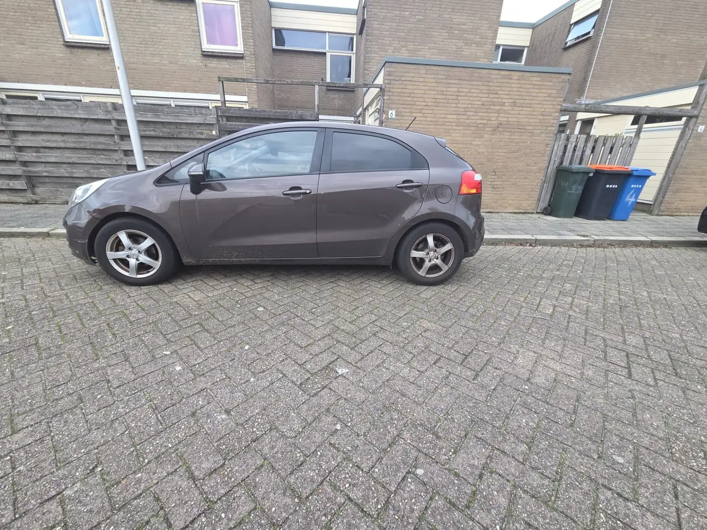 Kia Rio 1.2 CVVT Plus Pack Barna - 1