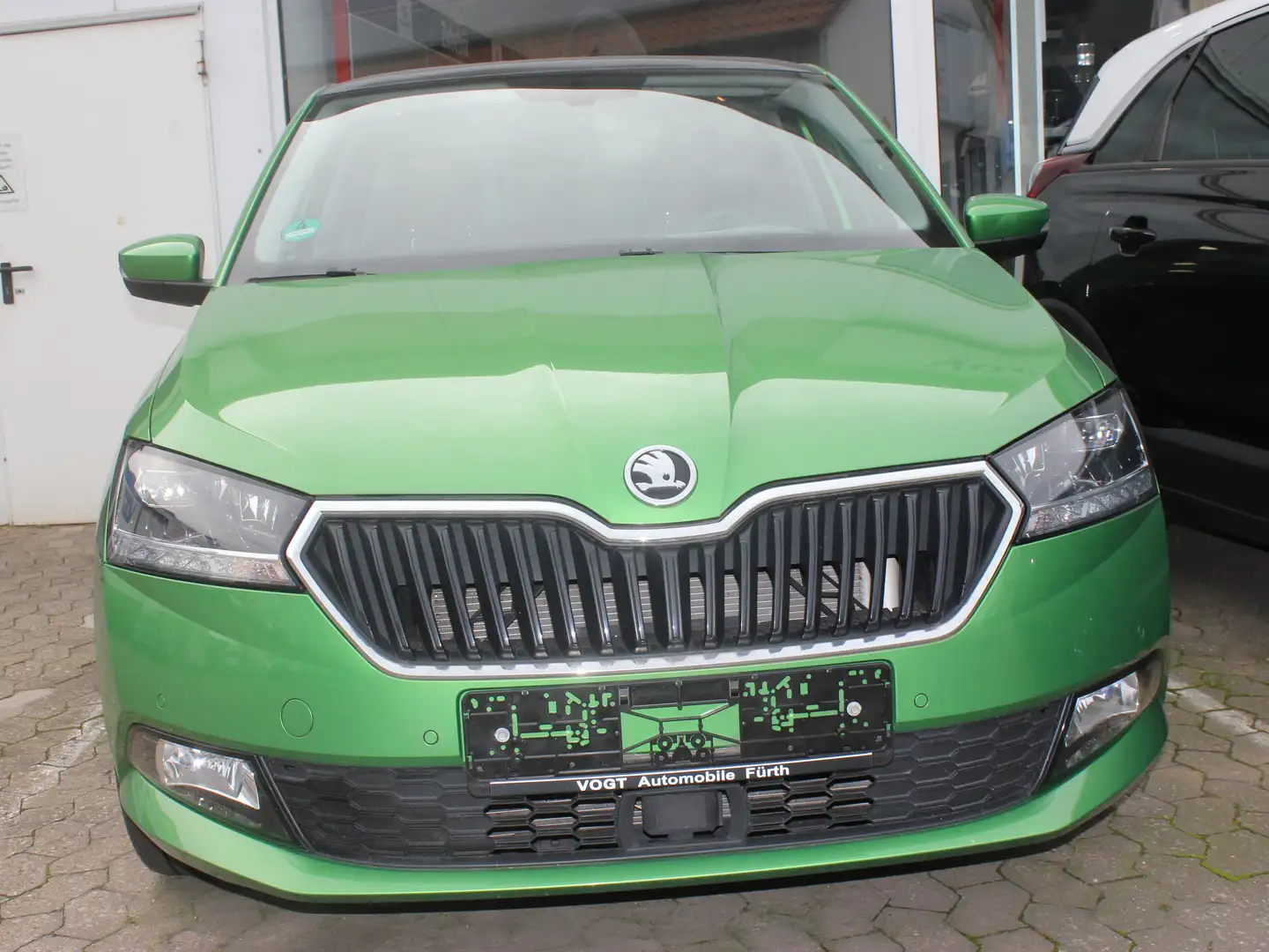 Skoda Fabia 1.0 TSI Drive 125 Grün - 1
