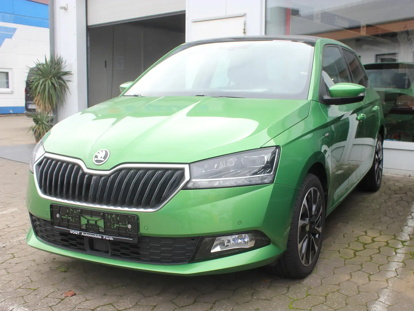 Skoda Fabia 1.0 TSI Drive 125 Grün - 2