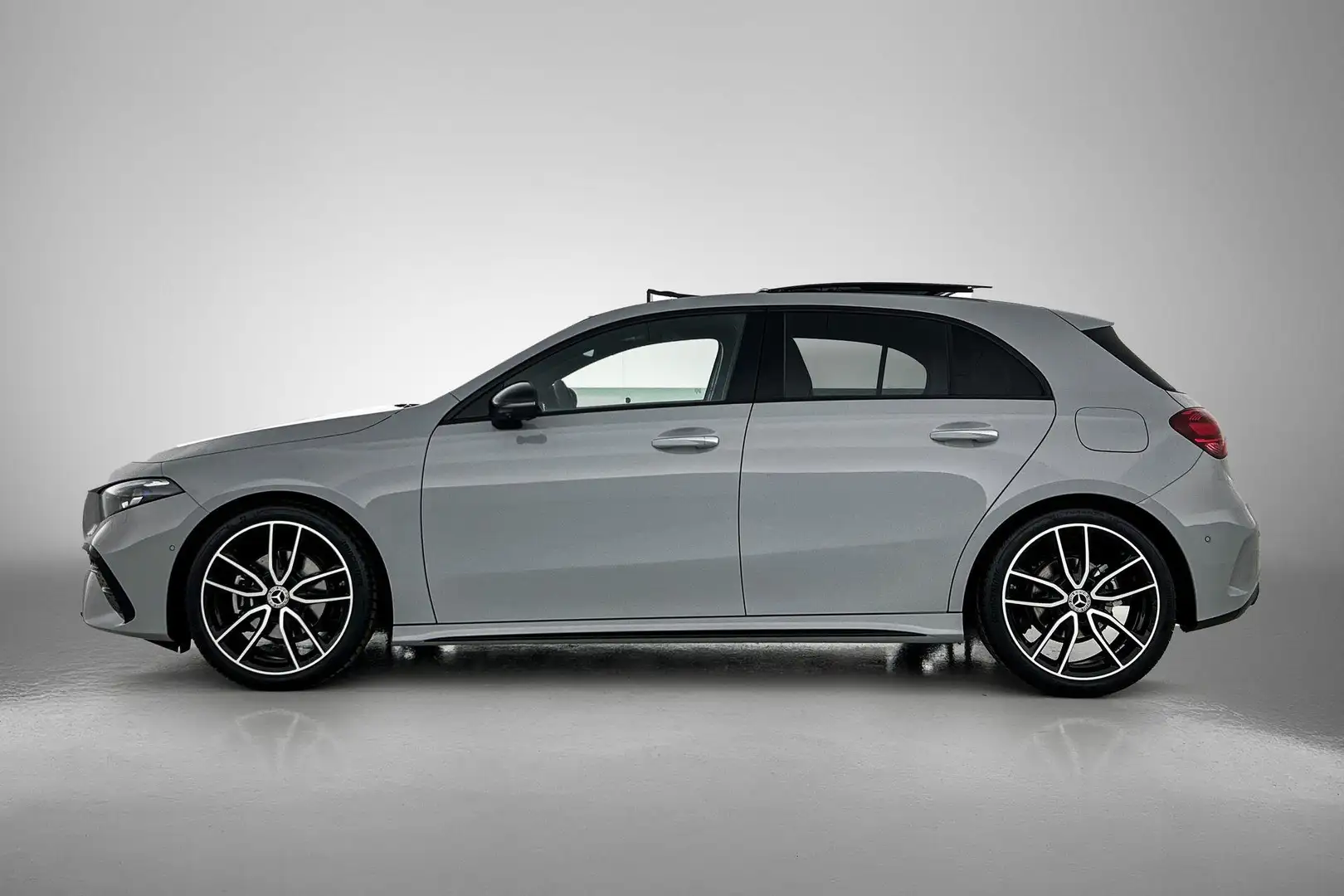 Mercedes-Benz A 180 A Automaat Business Solution AMG | MANUFAKTUR | AM Grijs - 2