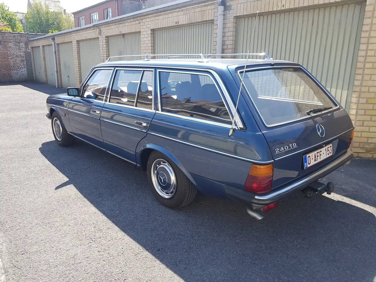 Mercedes-Benz 240 W123, foto 2