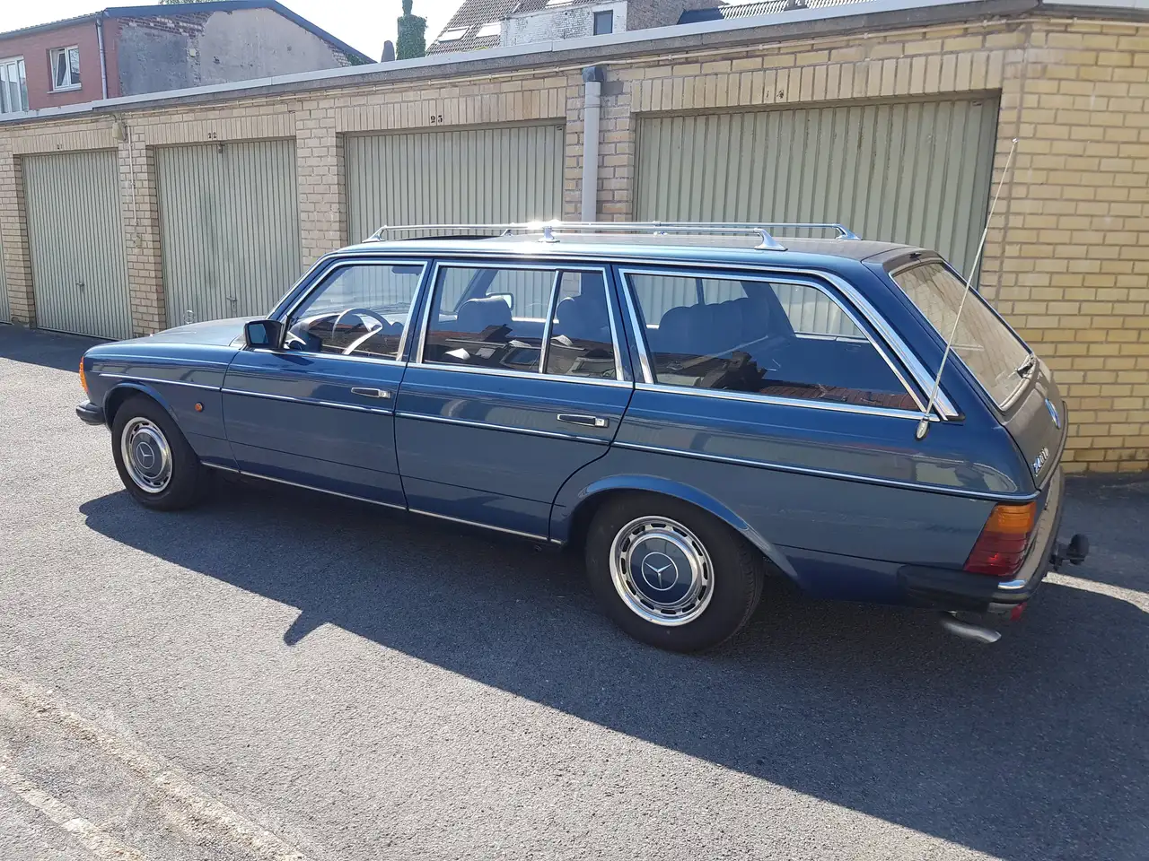 Mercedes-Benz 240 W123, foto 3