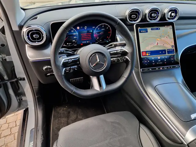Mercedes-Benz GLC view 10