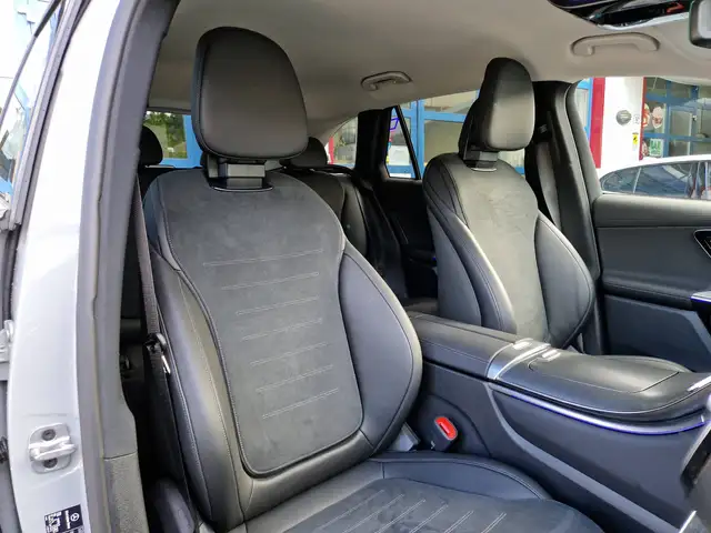 Mercedes-Benz GLC view 9