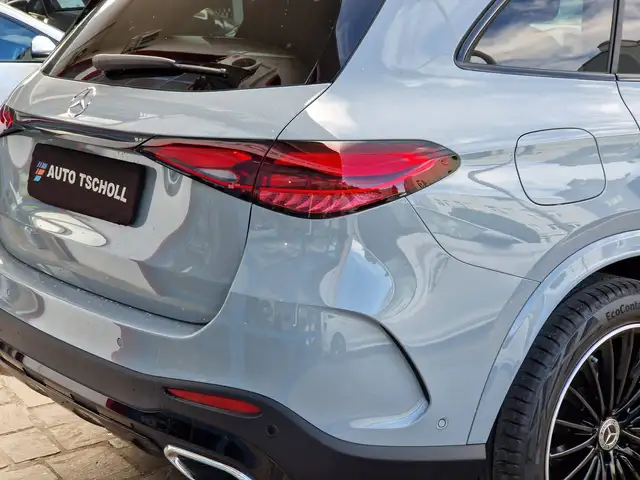 Mercedes-Benz GLC view 5