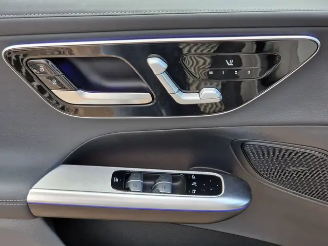 Mercedes-Benz GLC view 16