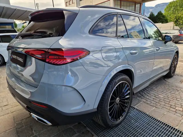 Mercedes-Benz GLC view 3