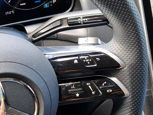 Mercedes-Benz GLC view 12