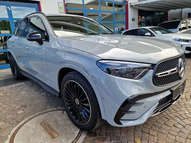 Mercedes-Benz GLC view 2