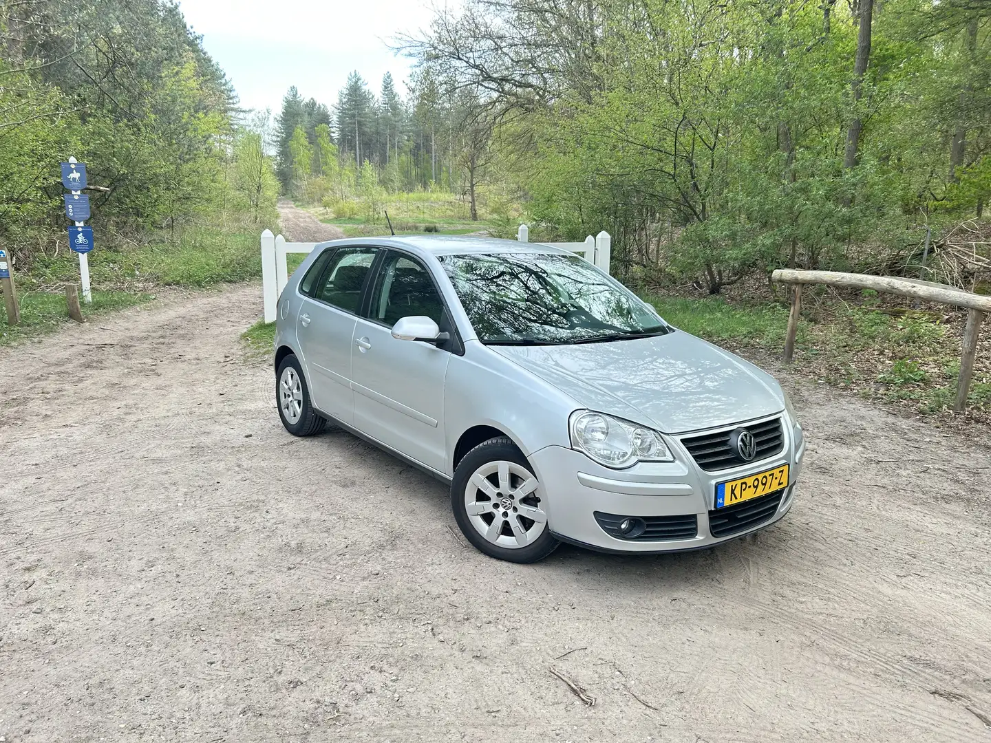 Volkswagen Polo 1.4-16V Trendline Grijs - 2