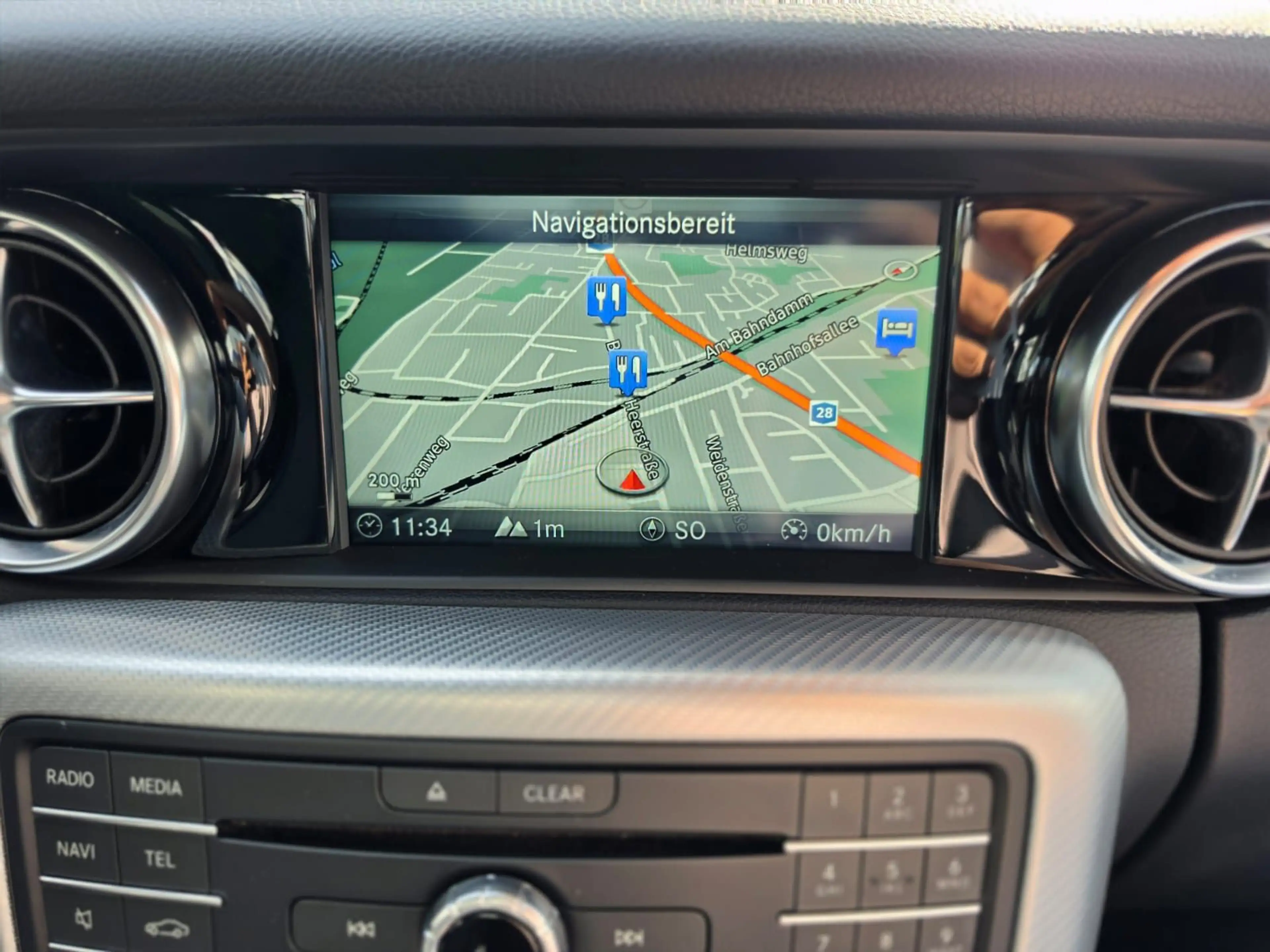 Mercedes-Benz SLC 180 RFK/SHZ/PDC/AIRSCARF/PANO — photo 14