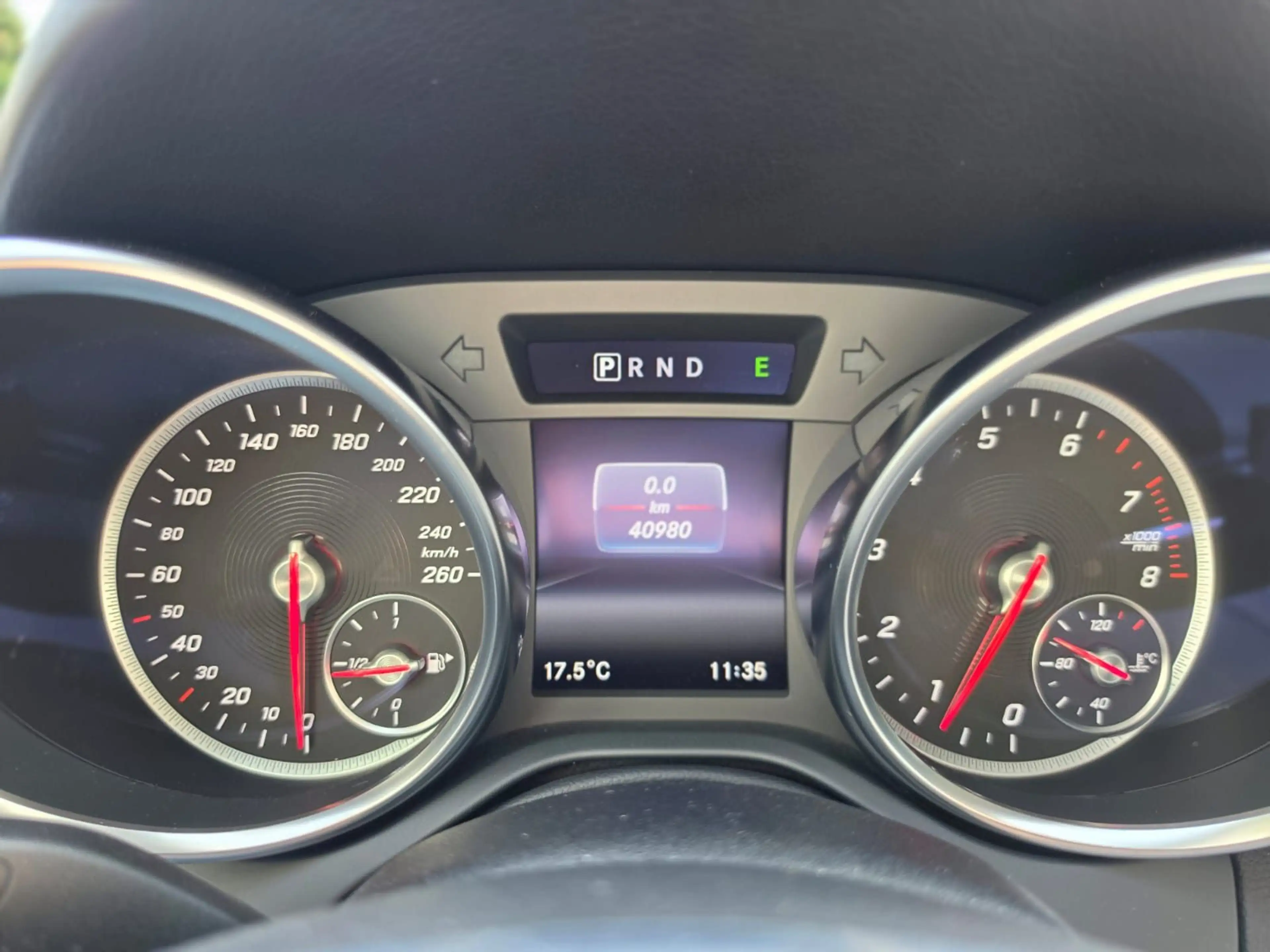 Mercedes-Benz SLC 180 RFK/SHZ/PDC/AIRSCARF/PANO — photo 12