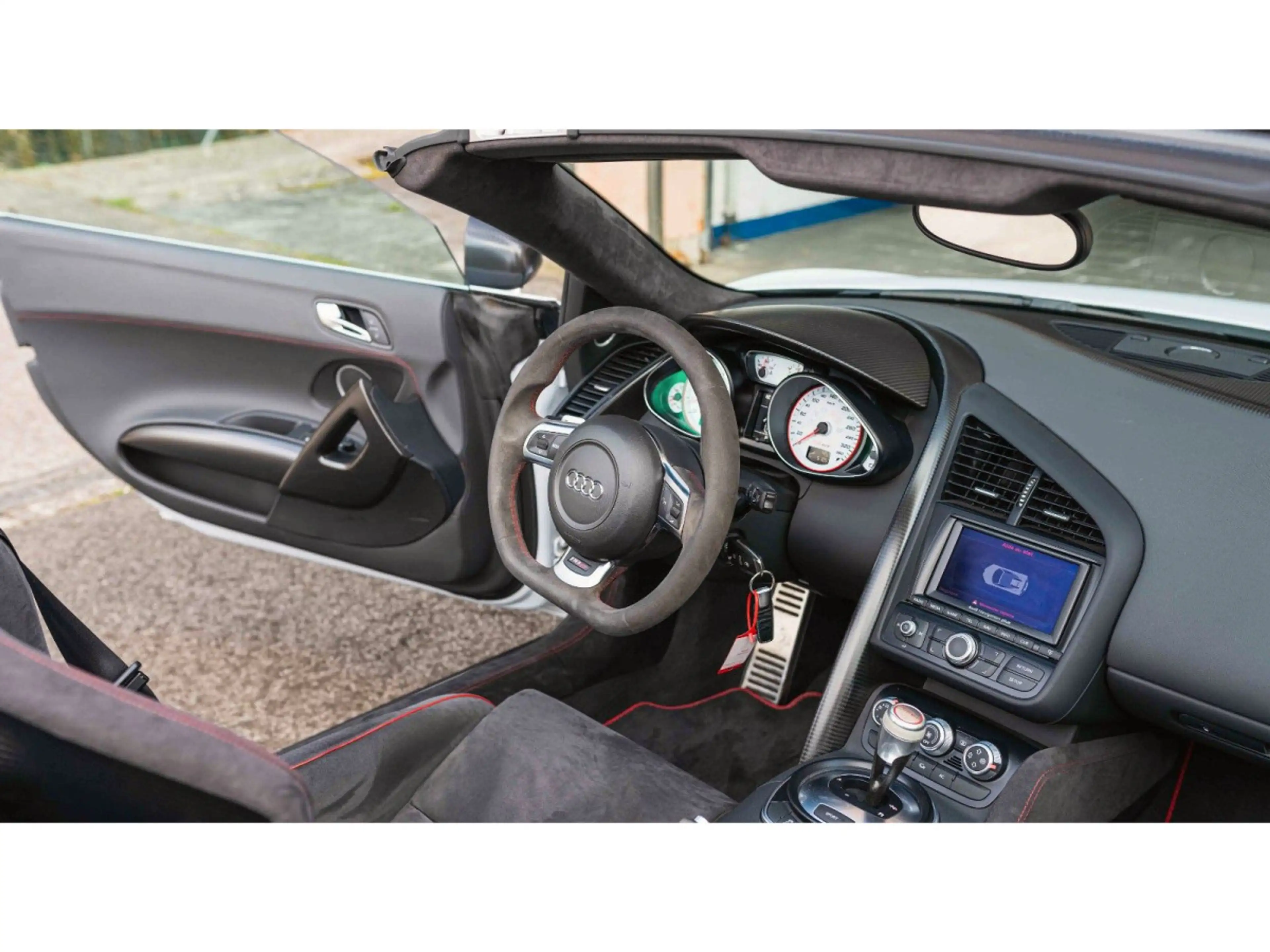 Audi R8 GT Spyder 5.2 FSI quattro 182/333 — photo 11