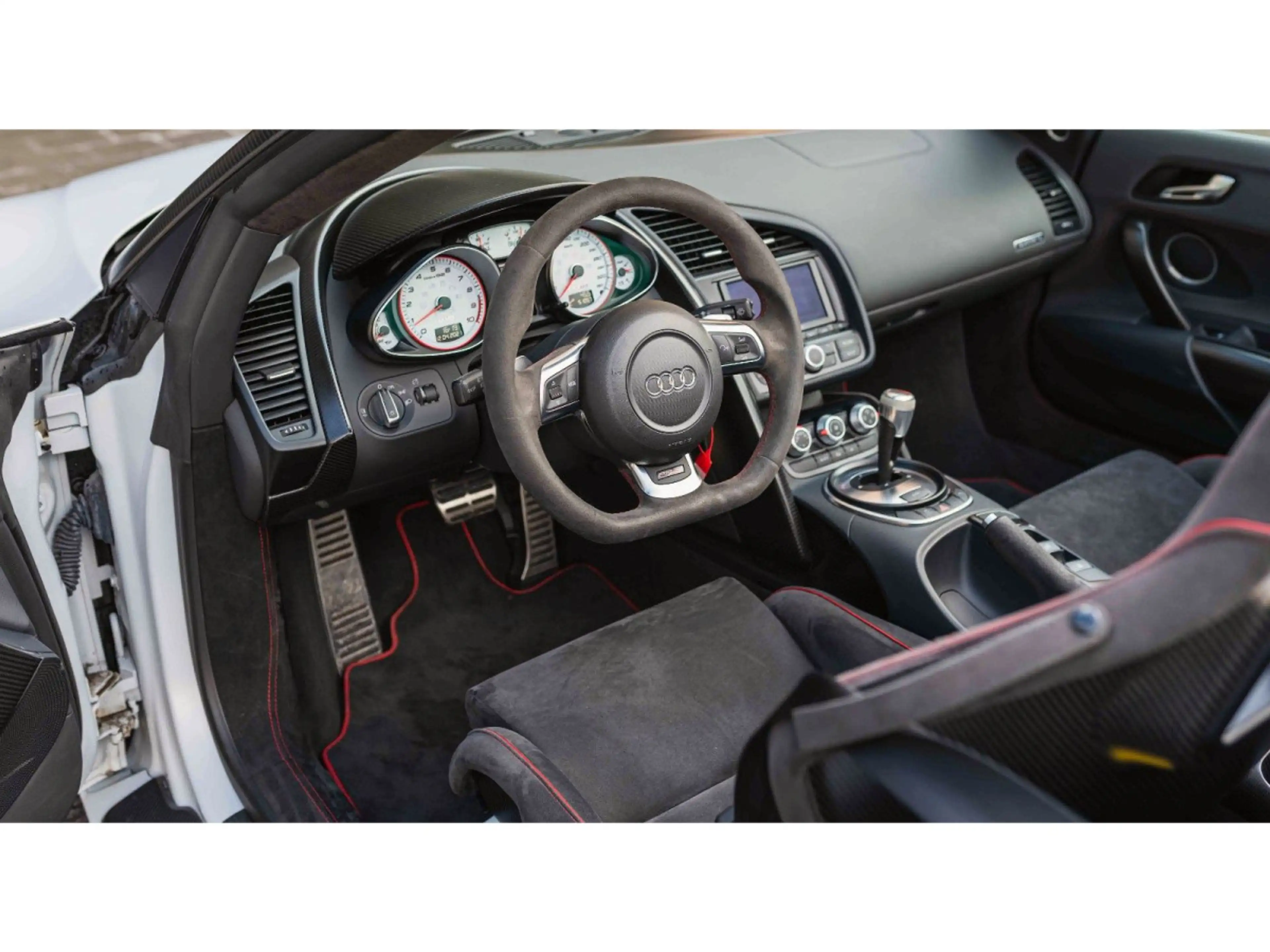 Audi R8 GT Spyder 5.2 FSI quattro 182/333 — photo 7