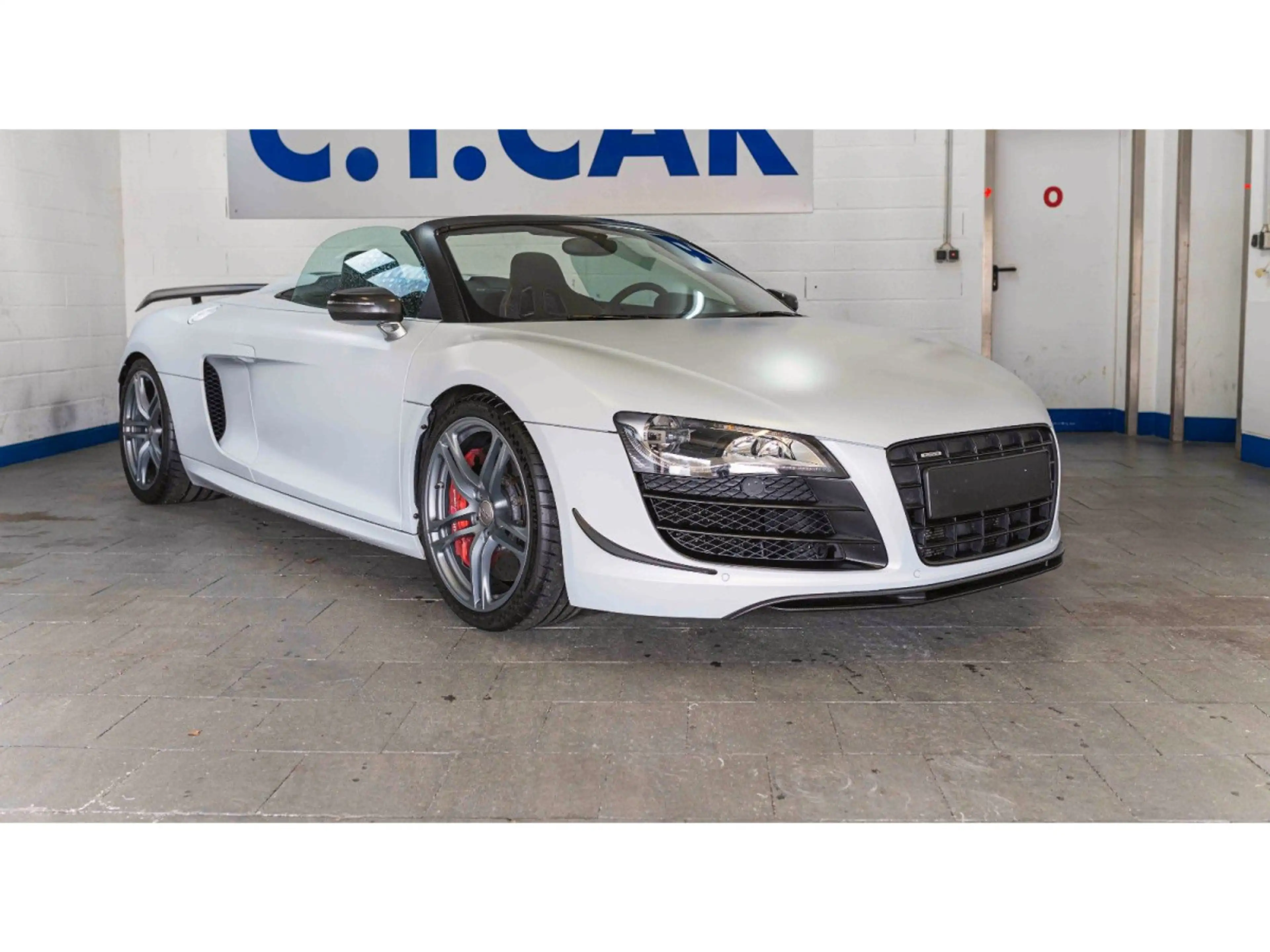 Audi R8 GT Spyder 5.2 FSI quattro 182/333 — photo 3