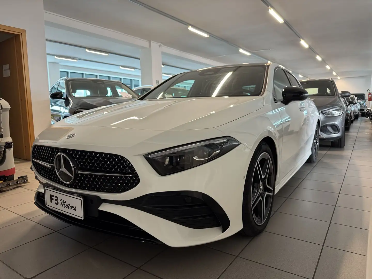 Mercedes-Benz A 200 A 200 d Automatic 4p. AMG Line Advanced Bianco - 1
