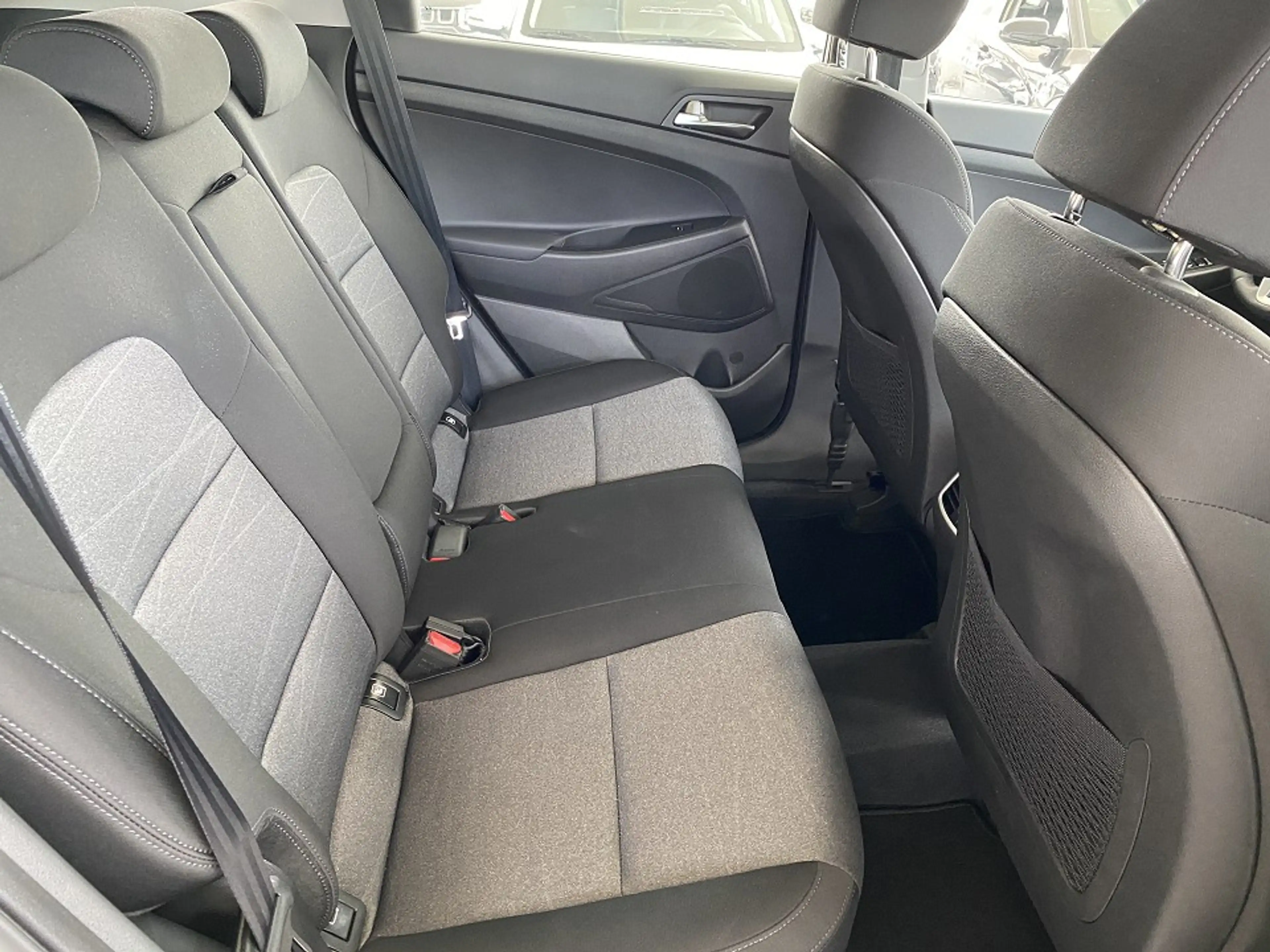 Hyundai TUCSON 1.6 Trend NAVI KAM ALLWETTER — photo 6
