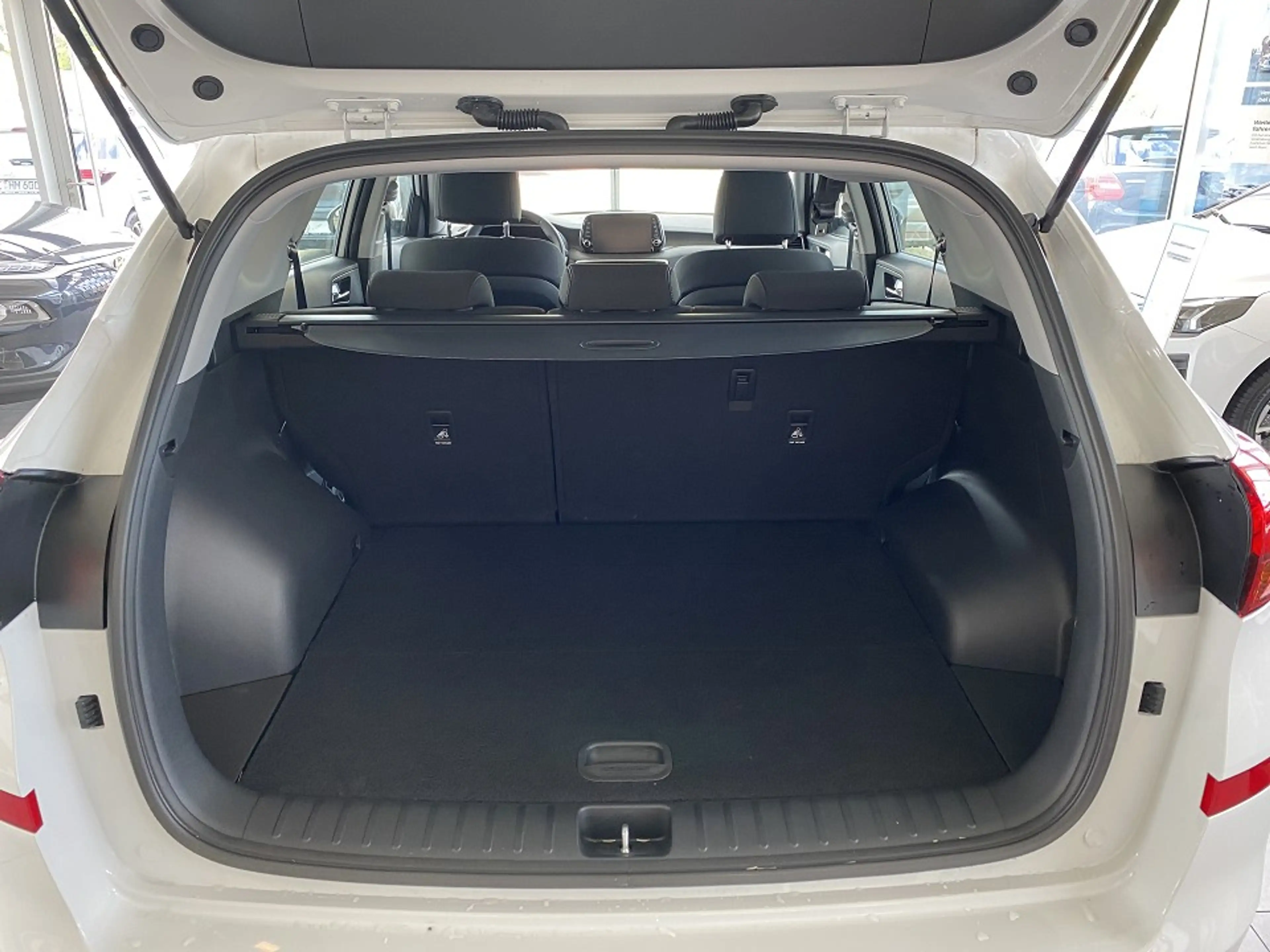 Hyundai TUCSON 1.6 Trend NAVI KAM ALLWETTER — photo 7