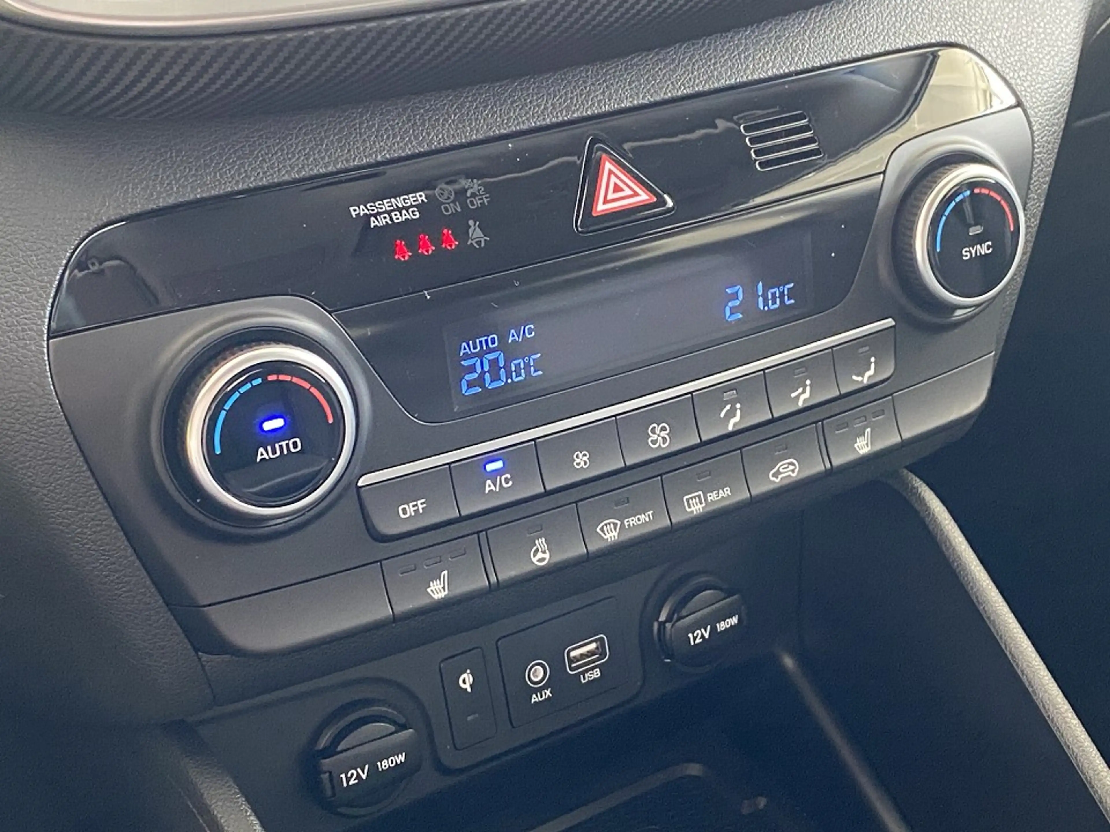 Hyundai TUCSON 1.6 Trend NAVI KAM ALLWETTER — photo 9