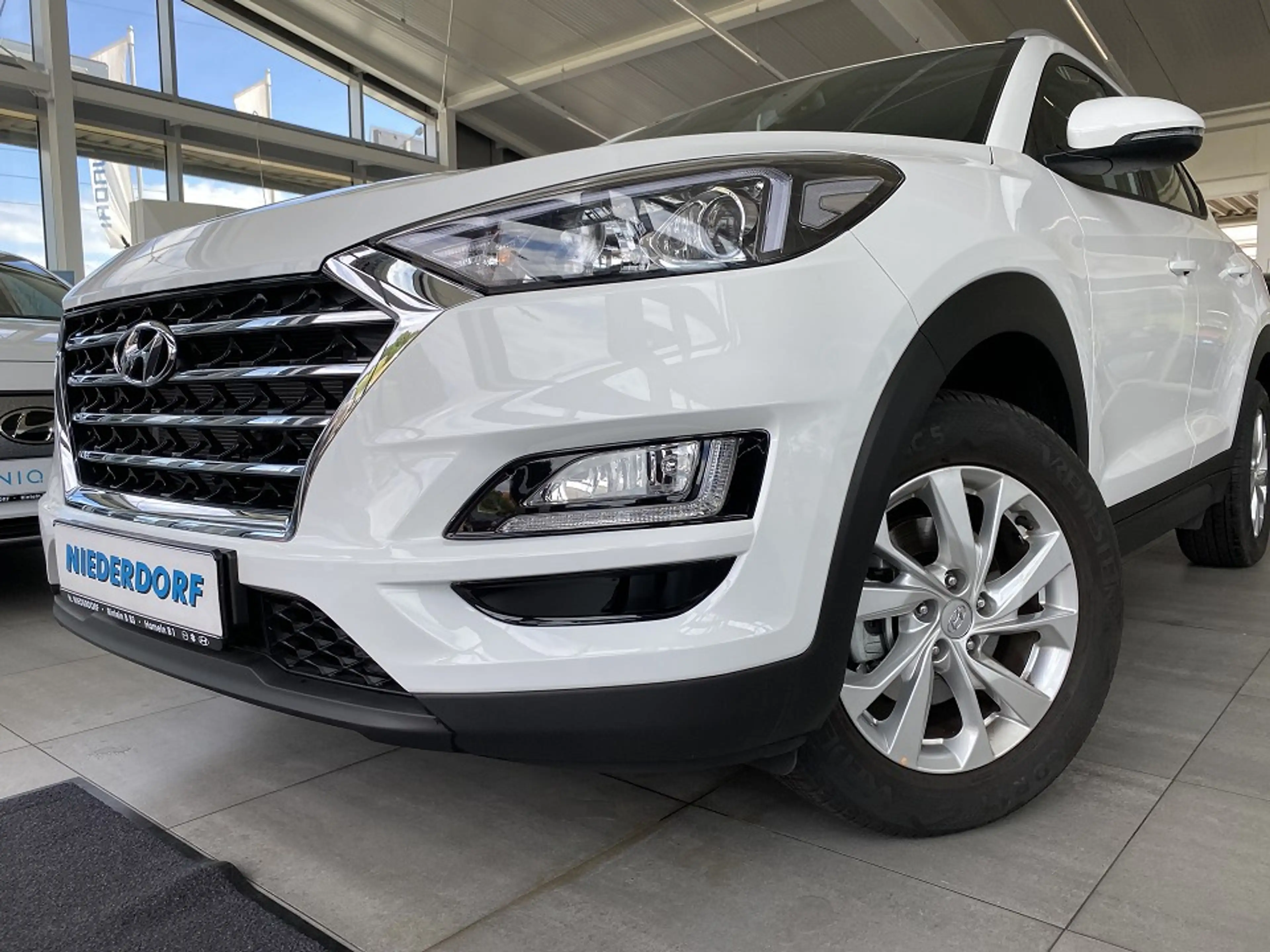 Hyundai TUCSON 1.6 Trend NAVI KAM ALLWETTER — photo 4