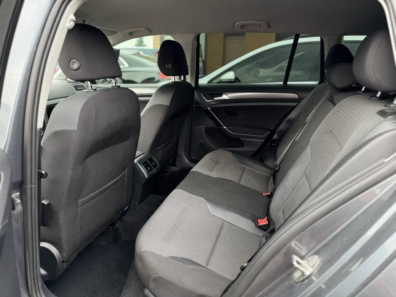 Volkswagen Golf photo Volkswagen Golf