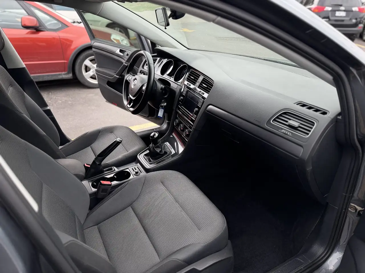 Volkswagen Golf photo Volkswagen Golf