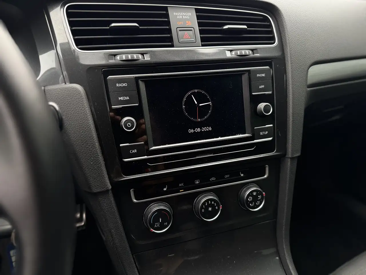 Volkswagen Golf photo Volkswagen Golf