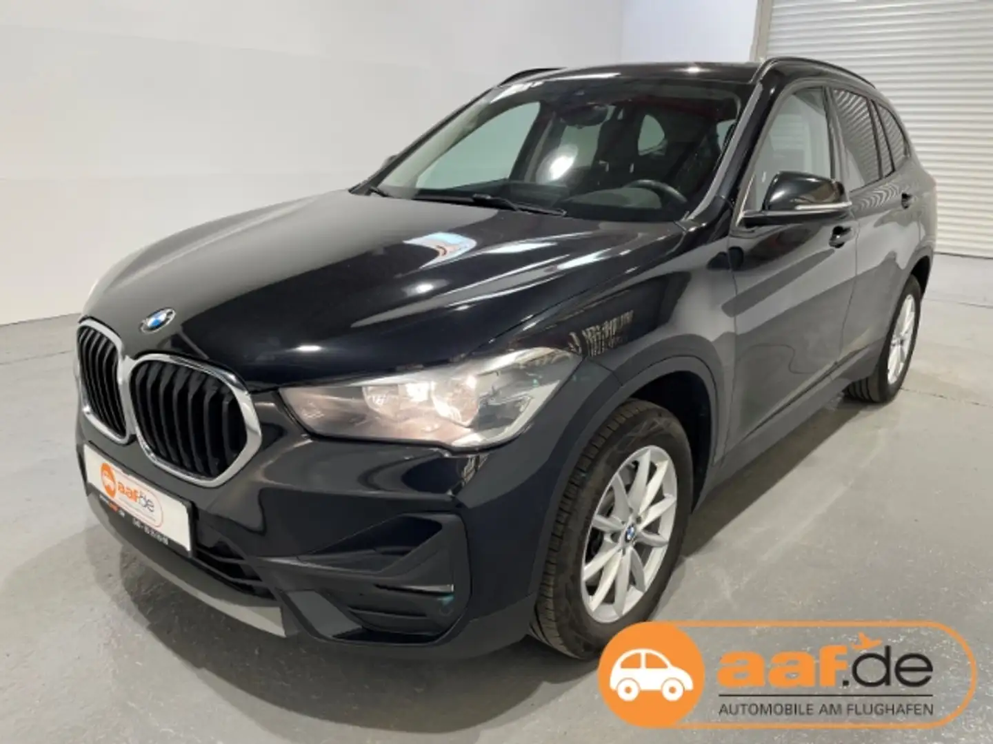 BMW X1 sDrive 20d Advantage Automatik  EU6d Navi Klima PD Schwarz - 1