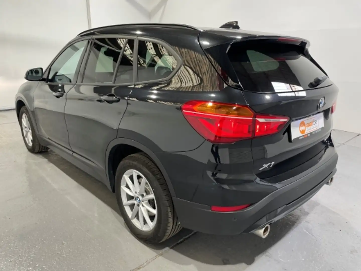 BMW X1 sDrive 20d Advantage Automatik  EU6d Navi Klima PD Schwarz - 2