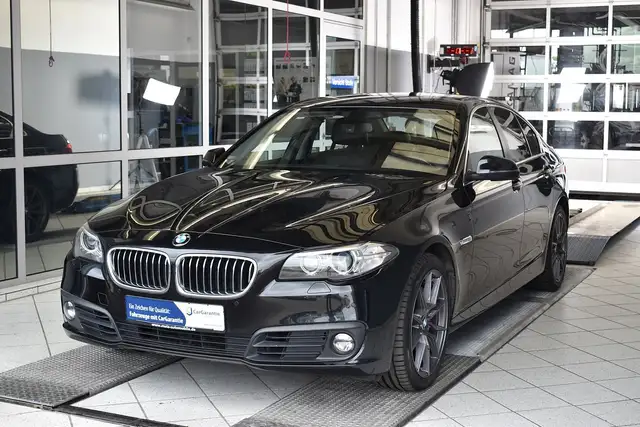 BMW 530 d x Drive Automatik*Leder*Bi-Xenon*Navi