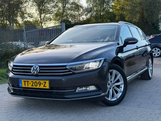 Volkswagen Passat Variant 1.4 TSI ACT Highline Business R