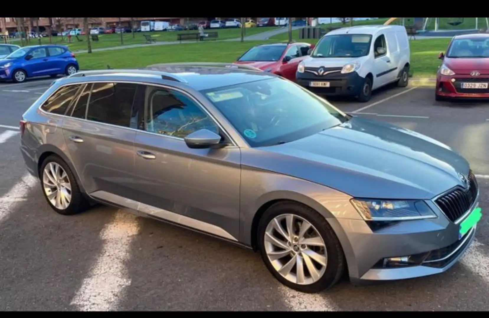 Skoda Superb Superb Combi 2.0TDI Ambition DSG6 110kW Ambition Gris - 2