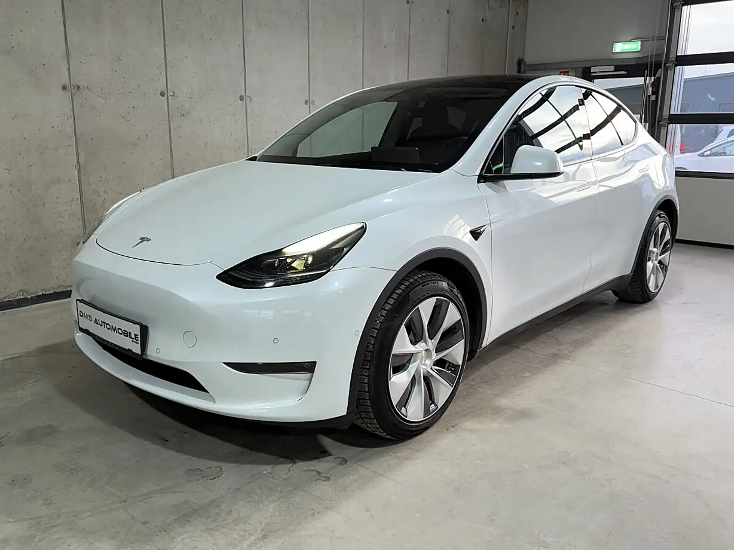 Tesla Model Y Long Range AWD 75kWh Weiß - 1