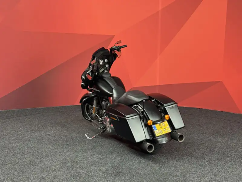 Harley-Davidson Street Glide - foto 5