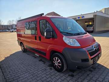 WOHNMOBIL + 1 HAND