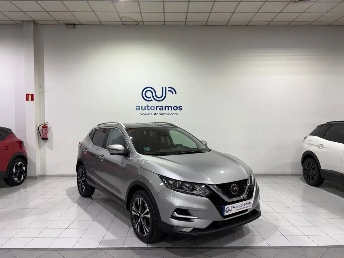Nissan Qashqai 1.3 DIG-T N-CONNECTA140CV Gris - 1