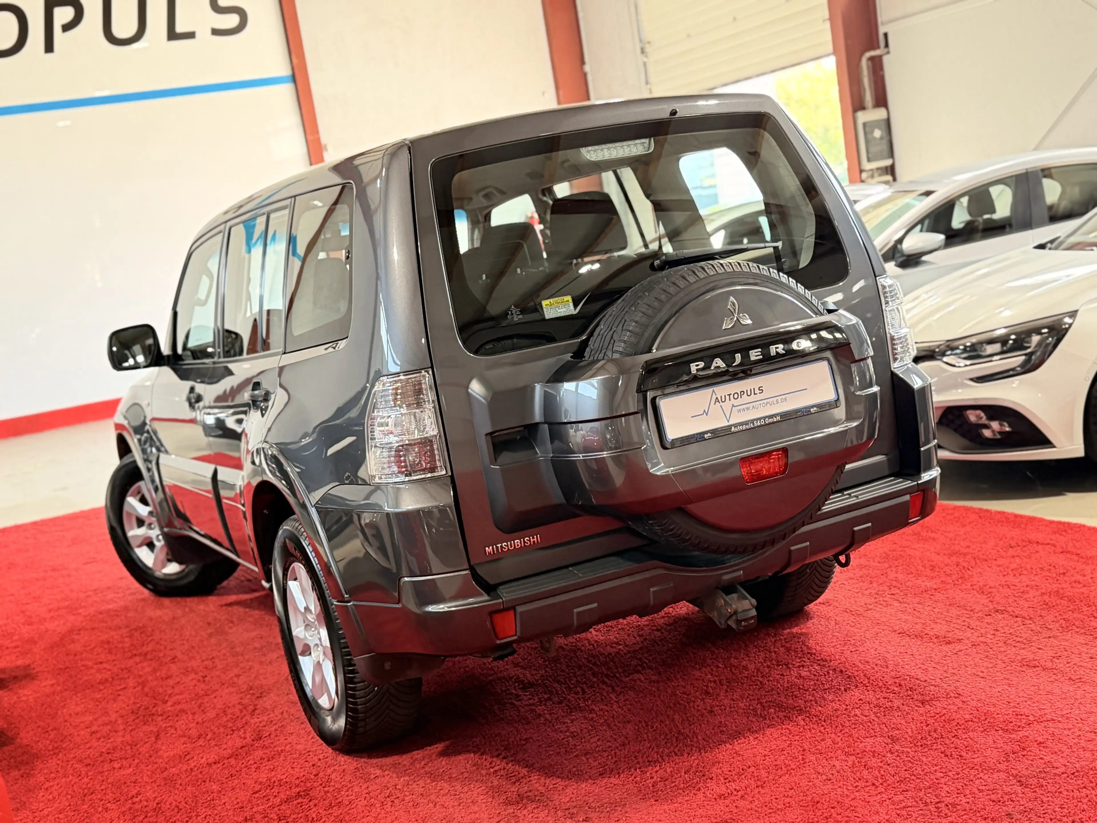 Mitsubishi Pajero 3.2 DI-D*7-SITZE*S-HEIZUNG*NAVI*KAMERA* — photo 6