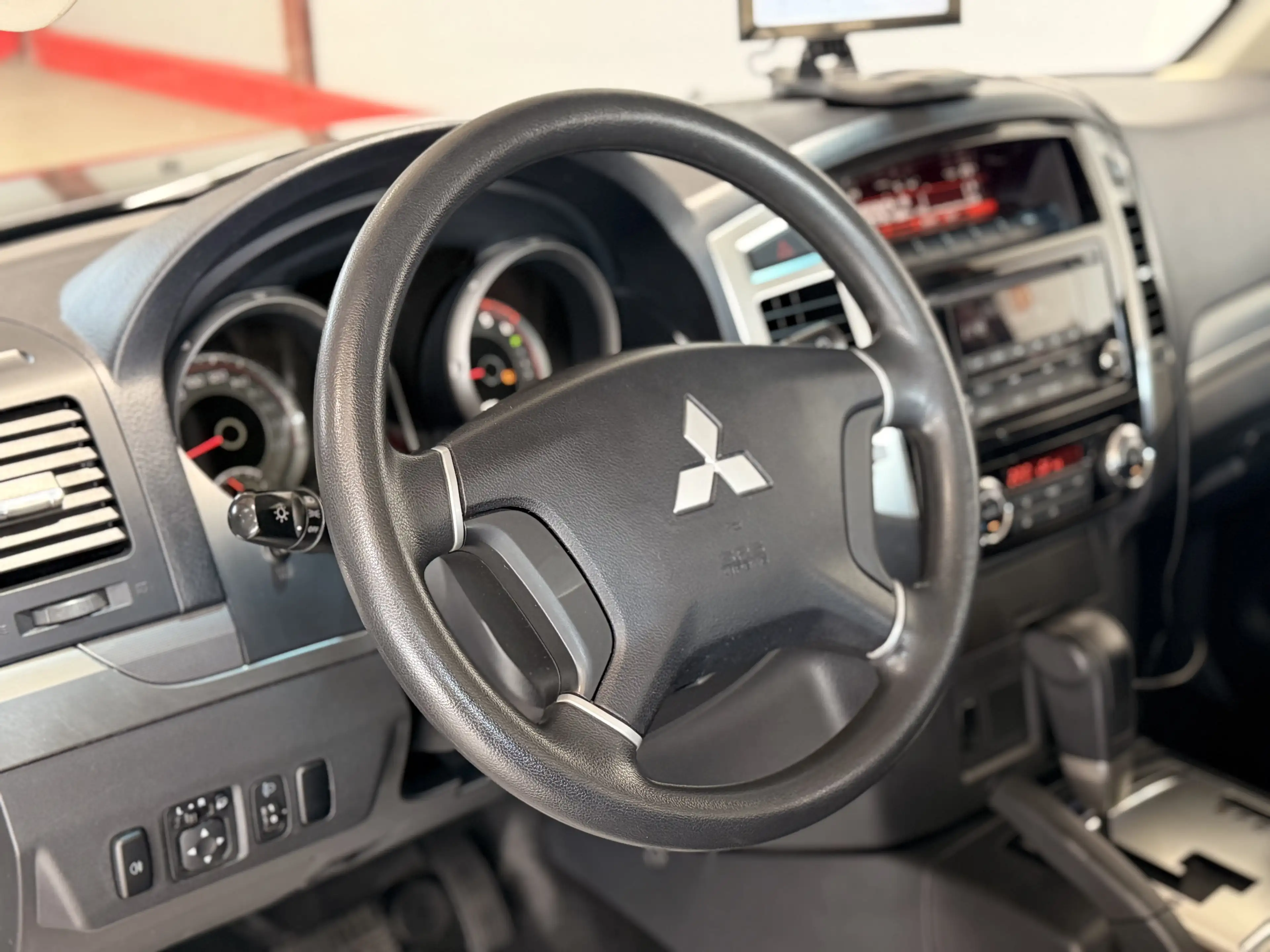Mitsubishi Pajero 3.2 DI-D*7-SITZE*S-HEIZUNG*NAVI*KAMERA* — photo 9
