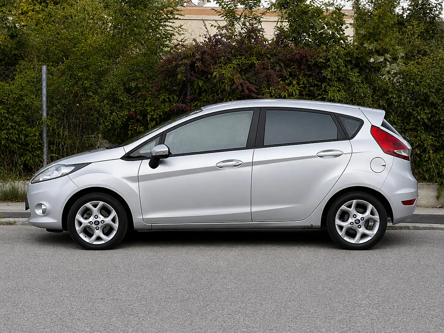 Ford Fiesta Trend 1,4 TDCi DPF Silber - 2