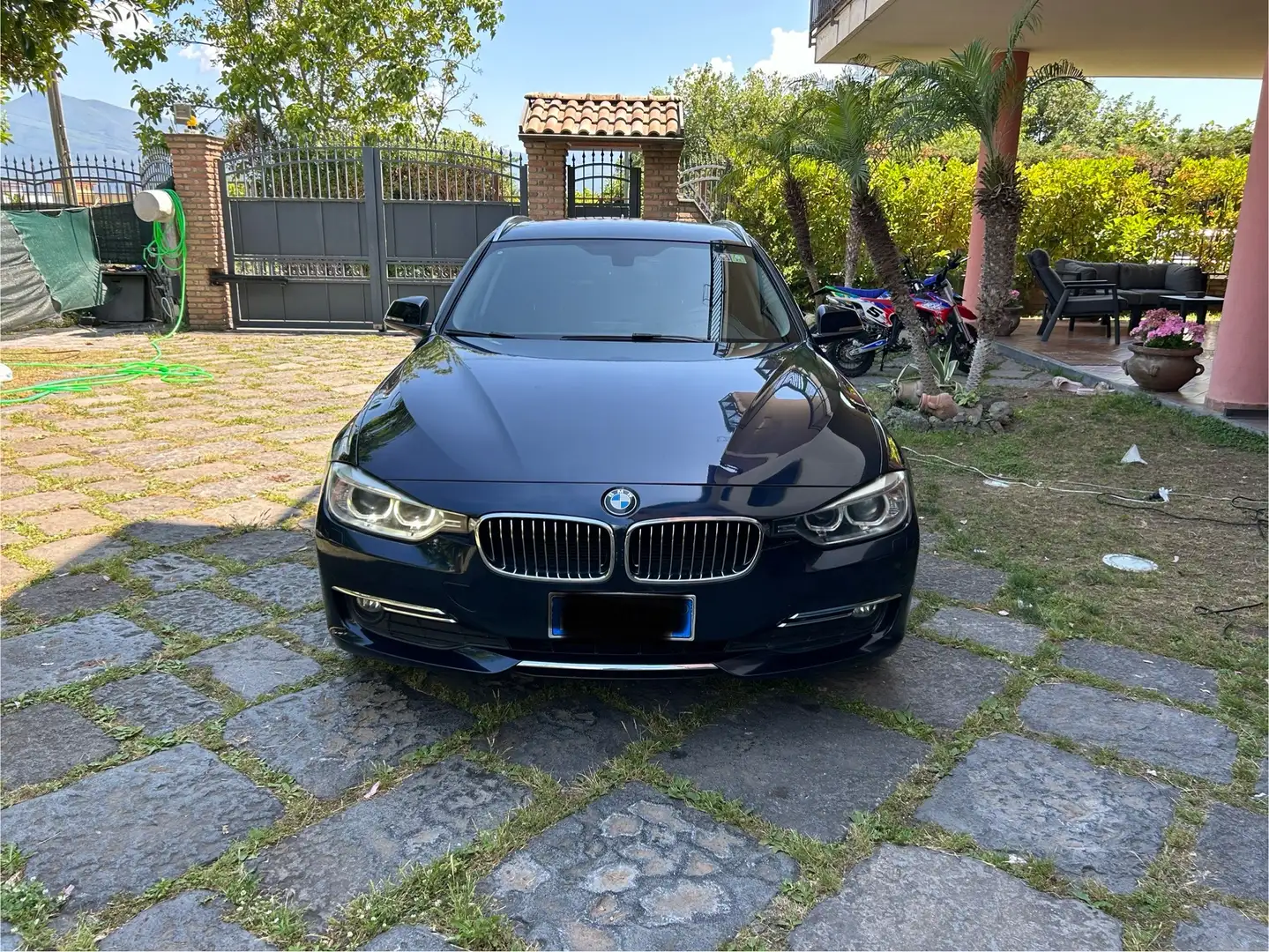 BMW 318 318d Touring Luxury Blu/Azzurro - 1