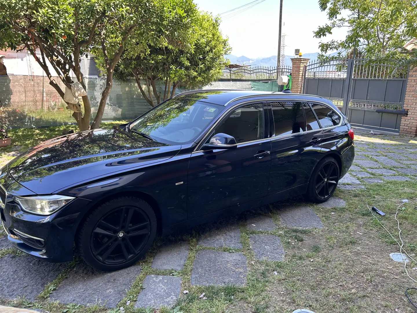 BMW 318 318d Touring Luxury Blu/Azzurro - 2